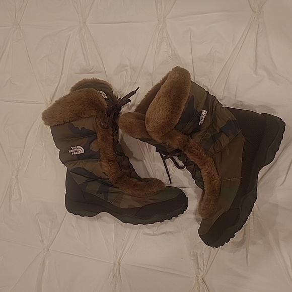 North Face Winter Boots - Picture 3 of 10